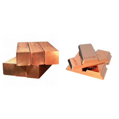O metal desfaz-se de lingotes do cobre da pureza alta para o relâmpago Rod da indústria